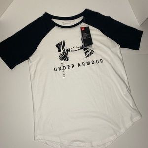 Black and white sporty under armor short sleeve